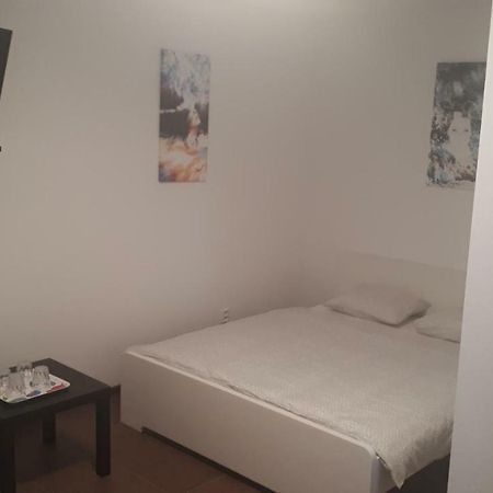 Apartman - Sukromie V Meste Bratislava Ngoại thất bức ảnh