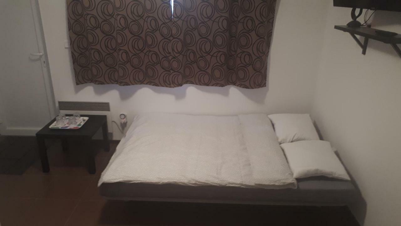 Apartman - Sukromie V Meste Bratislava Ngoại thất bức ảnh